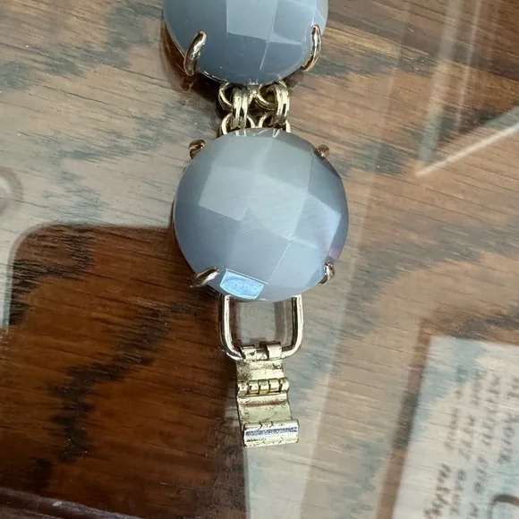 Elegant Bracelet - Picture 2 of 4